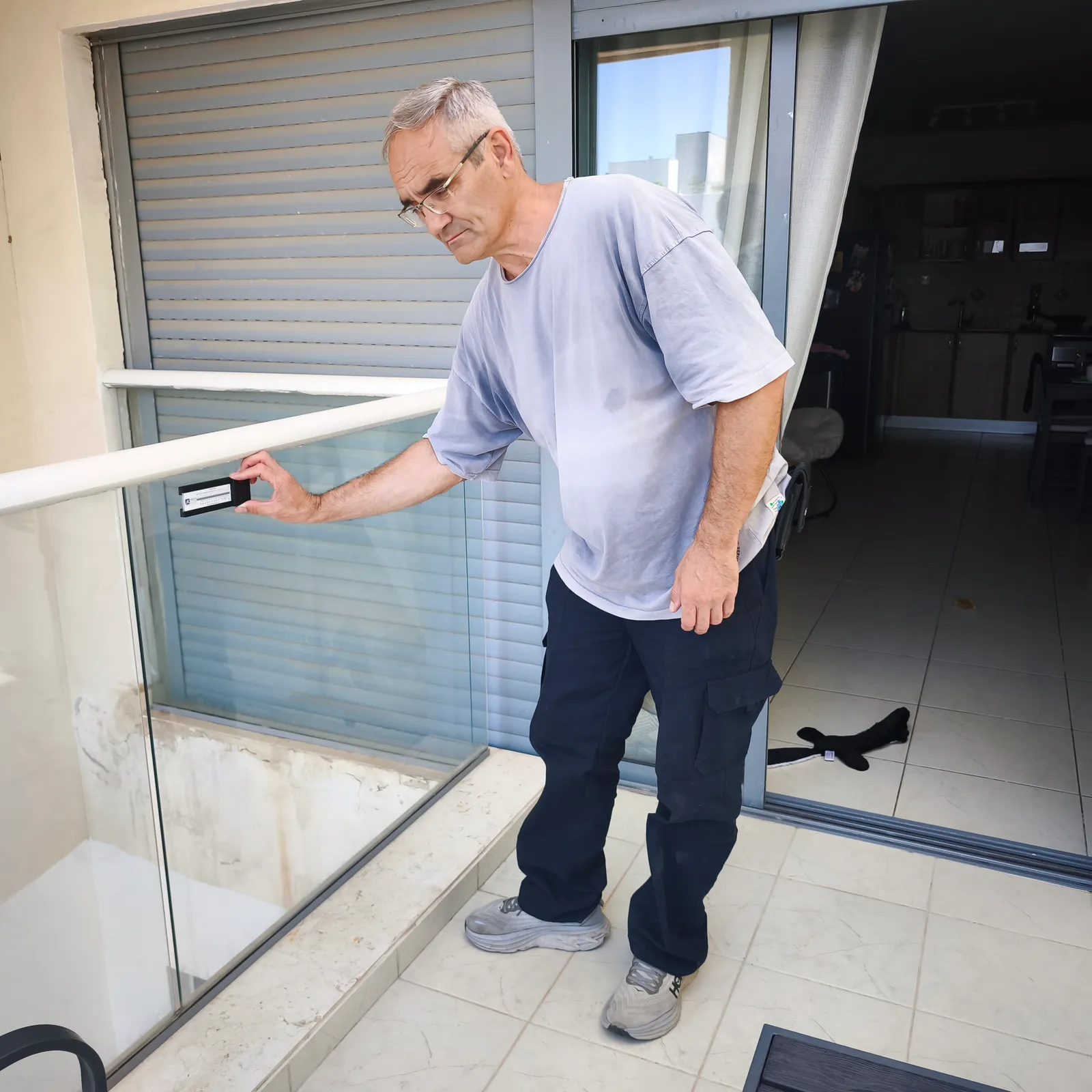 ליקויי איטום וגגות - בדק בית בדיקת איטום גגות, מרפסות וחיבורי חיפוי ואיתור סדקים ורטיבות - בדק בית לפני מסירה