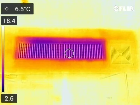 בדיקה טרמית של מיזוג אוויר בדירה חדשה ליקוי בנייה - בדיקה טרמית במצלמת FLIR של מפזר מיזוג אוויר בתקרה בדירה חדשה, מדידת טמפרטורת אוויר היציאה לאיתור כשלי מיזוג ובידוד